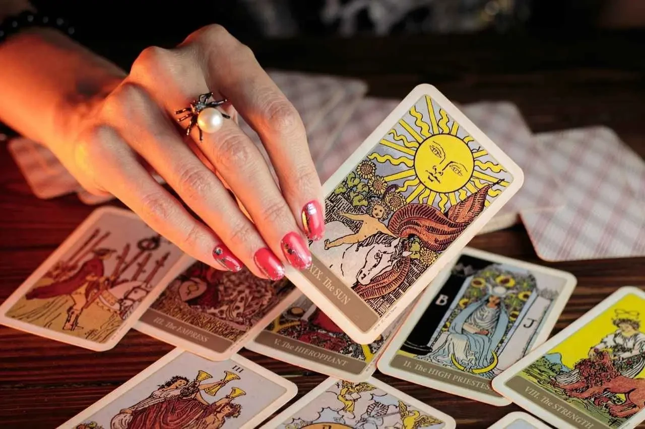 19 Kasım Salı 2024: Günlük Tarot Falı (Aşk, Sağlık, Para, İş) 6