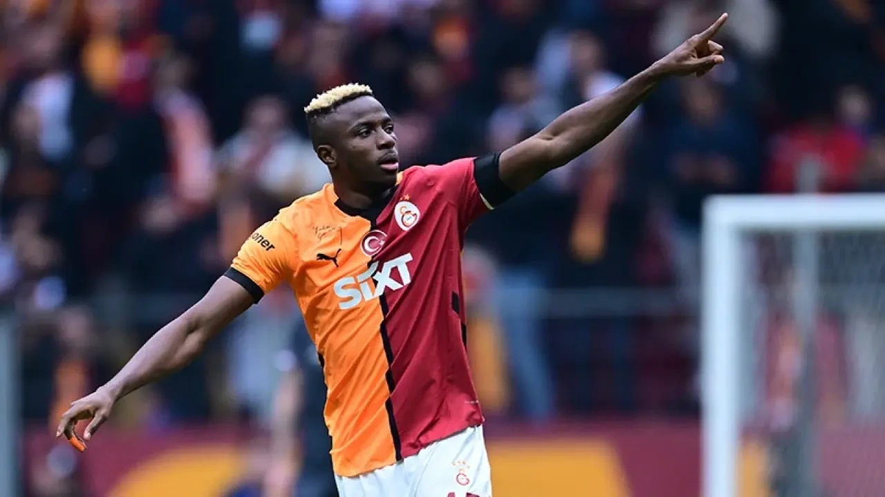 İngiliz devi Victor Osimhen için devreye girdi: Galatasaray'ın yıldızını almak için Napoli'nin kapısını çalacaklar 4