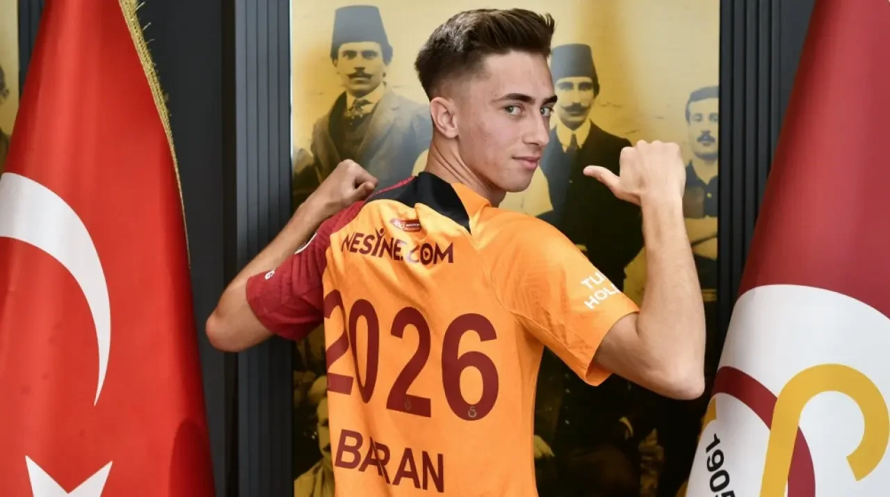 Galatasaray'da bu hafta 3 isimle yollar ayrılıyor! Okan Buruk yetkiyi aldı, transfer listesi belli oldu 5