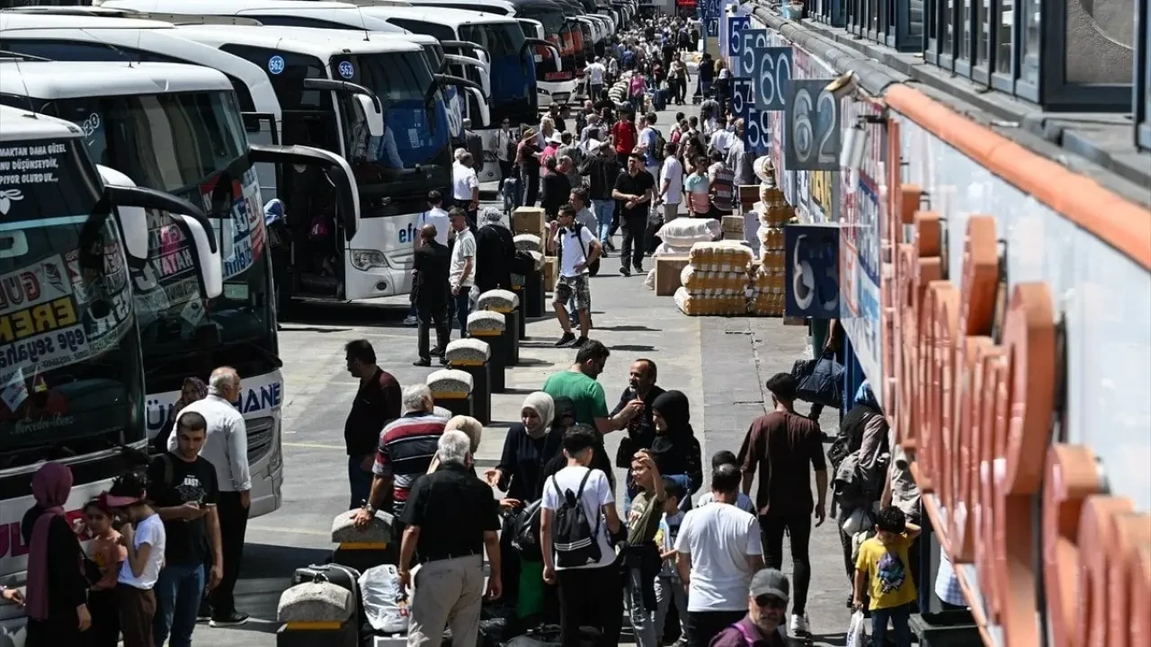 Biletsiz yolcu taşıyanlara 'caydırıcı' ceza: 2025 Biletsiz yolcu taşıma cezasını Bakan Uraloğlu duyurdu! 2