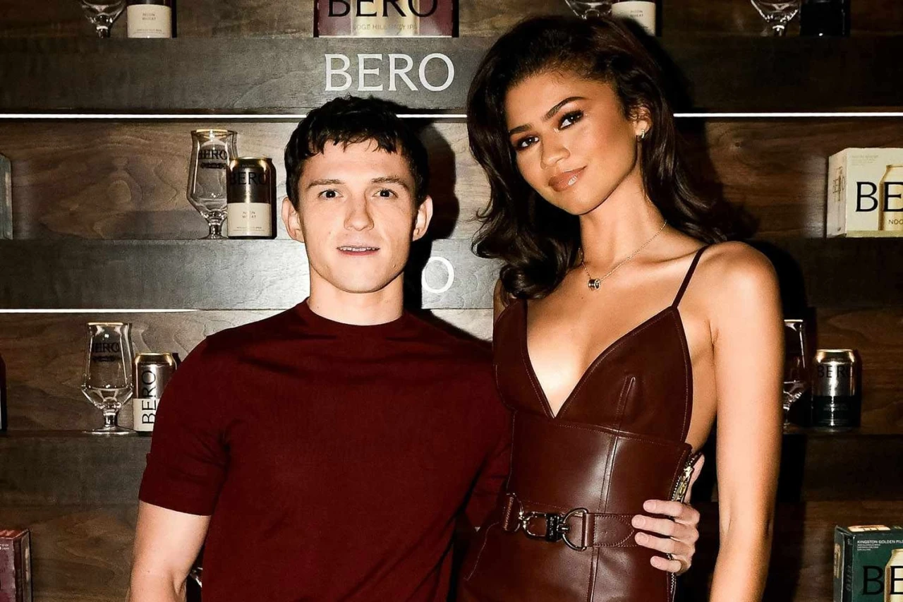 Tom Holland Sevgilisi Zendaya’yı Sürekli Stalkladığını İtiraf Etti!