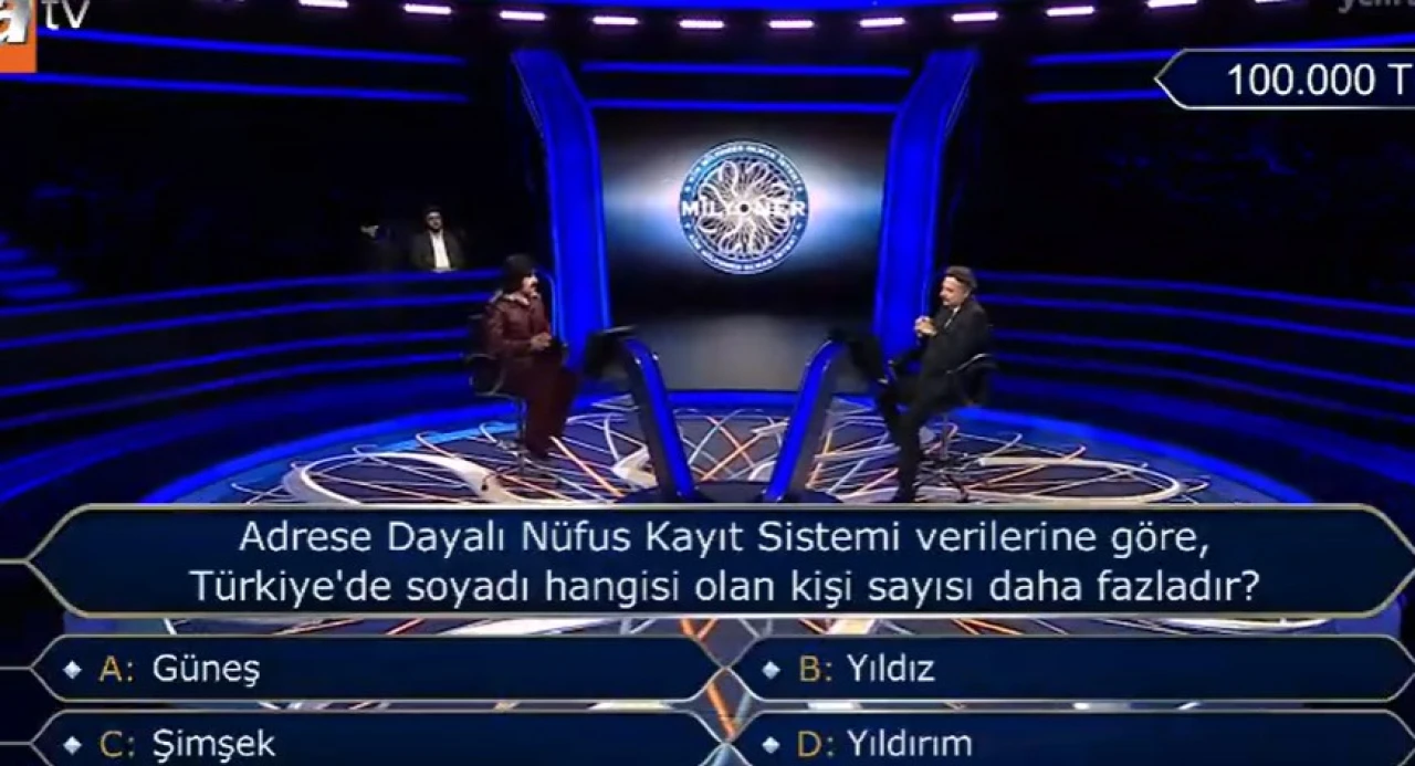 Adrese Dayalı Nüfus Kayıt Sistemi verilerine göre, Türkiye'de soyadı hangisi olan kişi sayısı daha fazladır?