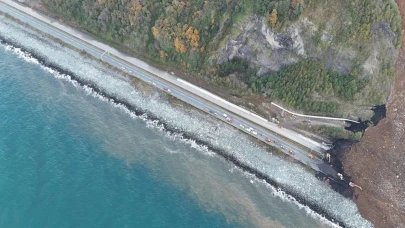 Artvin’deki Heyelanda 100 Bin Tonluk Toprak Kütlesi Hareket Etti