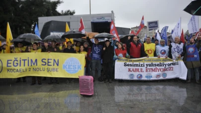 Öğretmenler İş Bıraktı: Gebzeli öğretmenler böyle haykırdı: "Geçinemiyoruz, Adil Gelir Dağılımı İstiyoruz!"