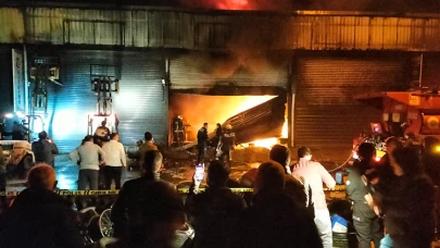 Antalya'da Sanayi Sitesinde Çıkan Yangında 3 İş Yeri Hasar Gördü!