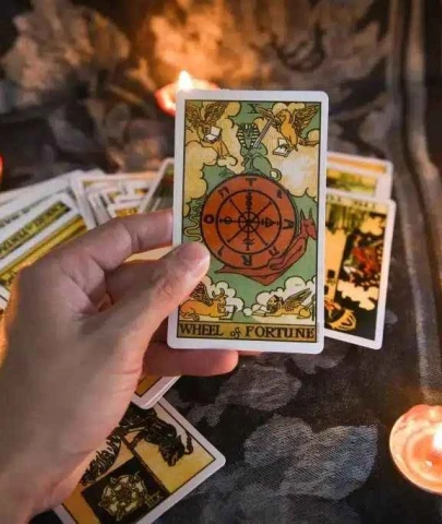 8 Aralık 2024 Pazar: Günlük Tarot Falı (Aşk, Sağlık, Para, İş)