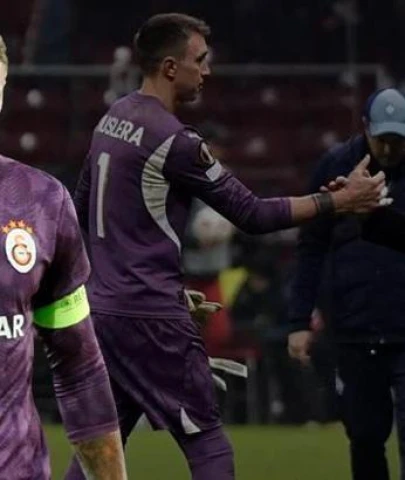 Galatasaray taraftarlarından Muslera'ya büyük destek! Rams Park'ta moral ve pankart hazırlığı