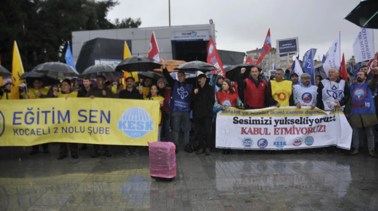 Öğretmenler İş Bıraktı: Gebzeli öğretmenler böyle haykırdı: "Geçinemiyoruz, Adil Gelir Dağılımı İstiyoruz!"