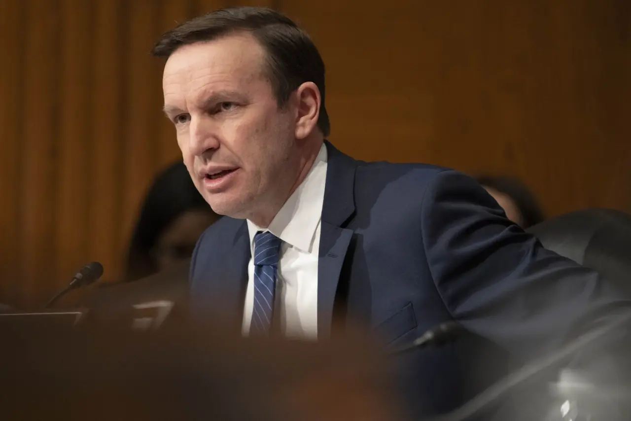 Connecticut Democrats unanimously nominate U.S. Sen. Chris Murphy for a  third term | AP News