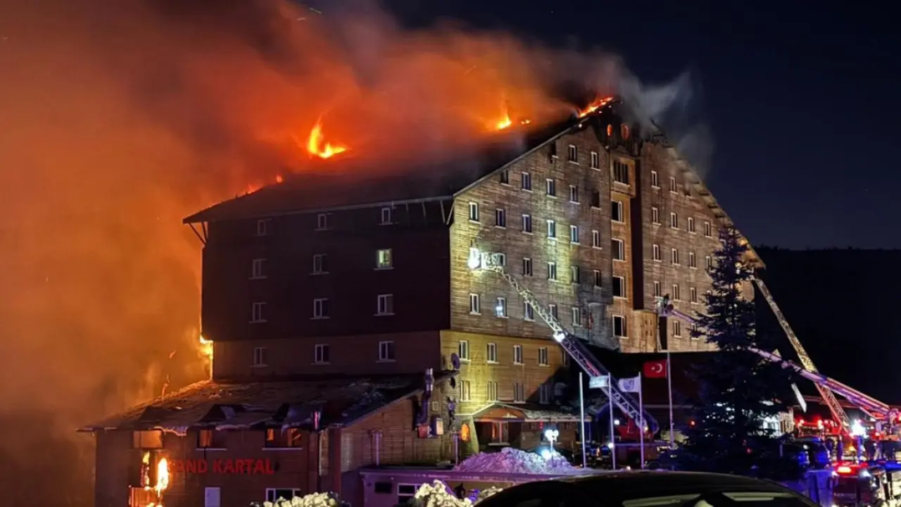 Bolu'da otel yangını faciası: Ölenlerin sayısı 76'ya yükseldi, 9 kişi  gözaltına alındı | Euronews